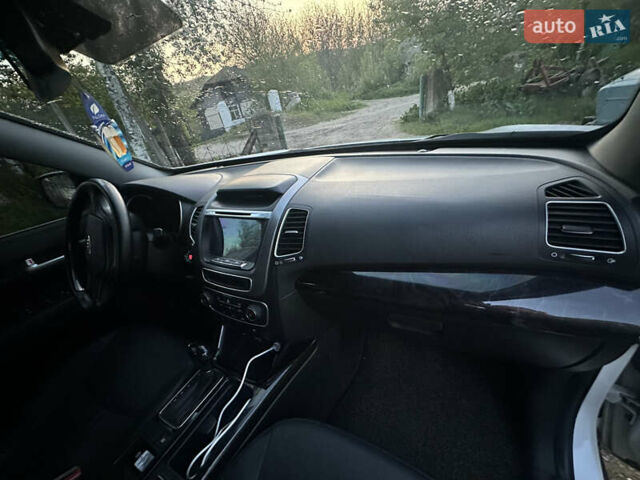 Белый Киа Соренто, объемом двигателя 2 л и пробегом 201 тыс. км за 16500 $, фото 26 на Automoto.ua