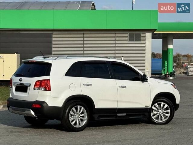 Белый Киа Соренто, объемом двигателя 2.2 л и пробегом 112 тыс. км за 16500 $, фото 2 на Automoto.ua