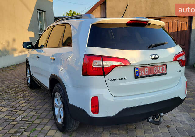 Белый Киа Соренто, объемом двигателя 2.2 л и пробегом 205 тыс. км за 16199 $, фото 8 на Automoto.ua