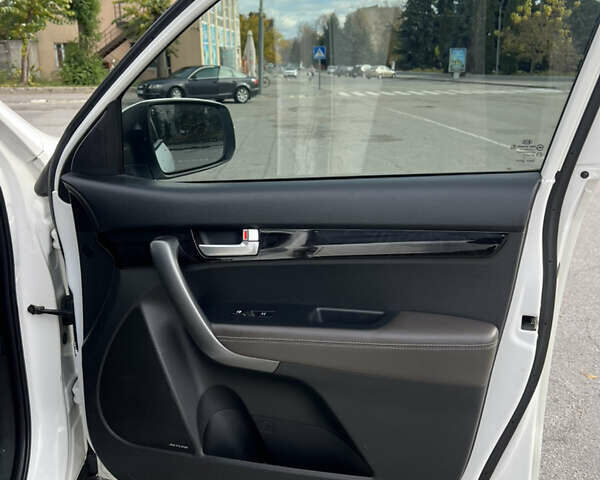 Киа Соренто 2013 в Барановке на Automoto.ua Белый Киа Соренто, объемом двигателя 2 л и пробегом 232 тыс. км за 21000 $, фото 23 на Automoto.ua