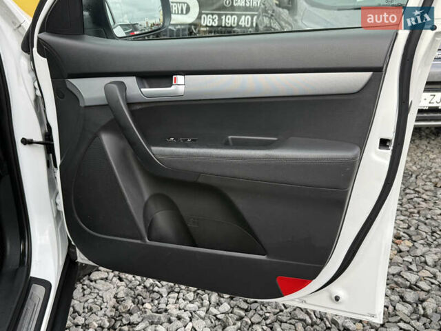 Белый Киа Соренто, объемом двигателя 2.2 л и пробегом 234 тыс. км за 14800 $, фото 29 на Automoto.ua