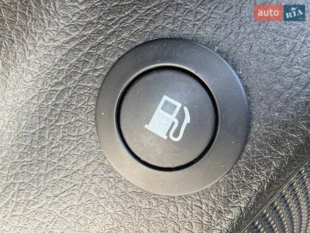 Белый Киа Соренто, объемом двигателя 2.36 л и пробегом 190 тыс. км за 13990 $, фото 15 на Automoto.ua