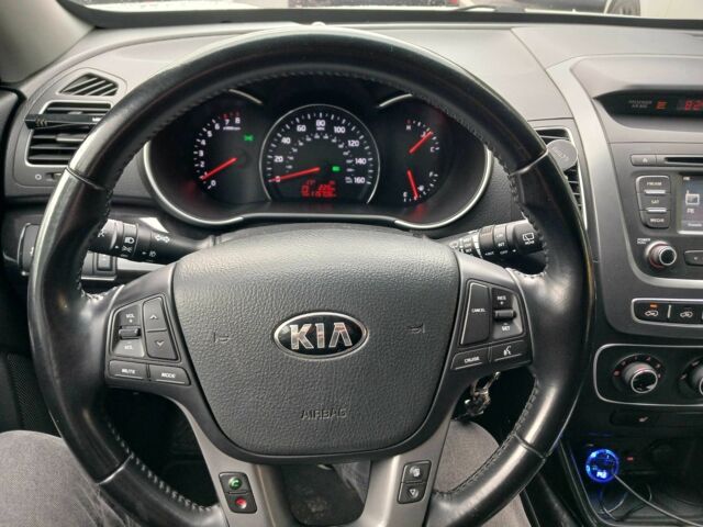 Белый Киа Соренто, объемом двигателя 2.4 л и пробегом 187 тыс. км за 12963 $, фото 7 на Automoto.ua