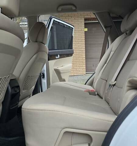 Білий Кіа Соренто, об'ємом двигуна 2.36 л та пробігом 160 тис. км за 11000 $, фото 23 на Automoto.ua