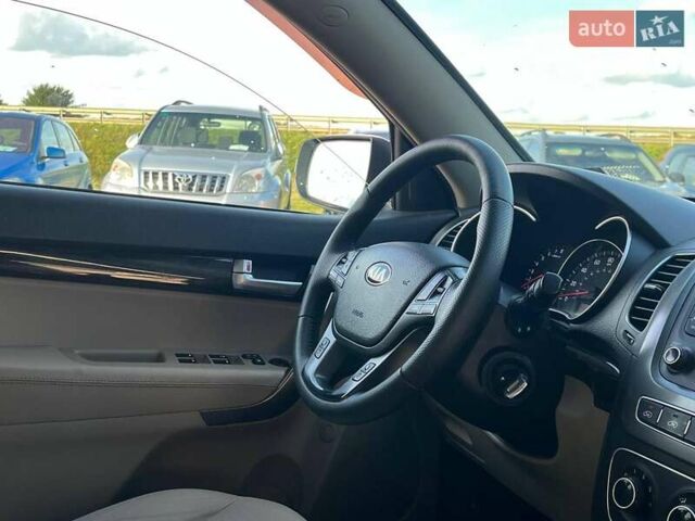 Білий Кіа Соренто, об'ємом двигуна 2.4 л та пробігом 203 тис. км за 10640 $, фото 37 на Automoto.ua