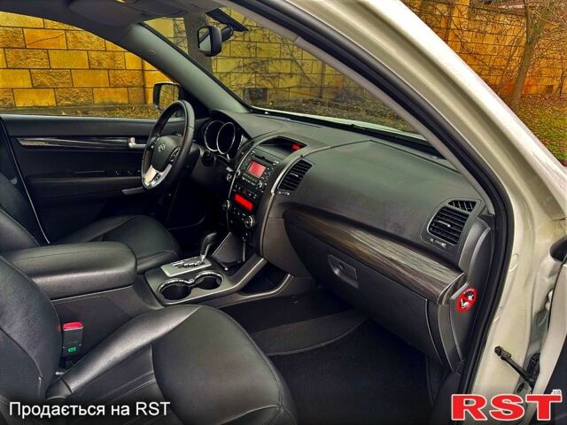 Білий Кіа Соренто, об'ємом двигуна 2.2 л та пробігом 117 тис. км за 15900 $, фото 9 на Automoto.ua