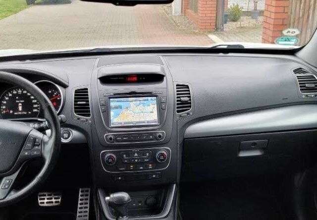 Белый Киа Соренто, объемом двигателя 2.2 л и пробегом 178 тыс. км за 9000 $, фото 9 на Automoto.ua