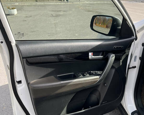 Киа Соренто 2013 в Барановке на Automoto.ua Белый Киа Соренто, объемом двигателя 2 л и пробегом 232 тыс. км за 21000 $, фото 9 на Automoto.ua