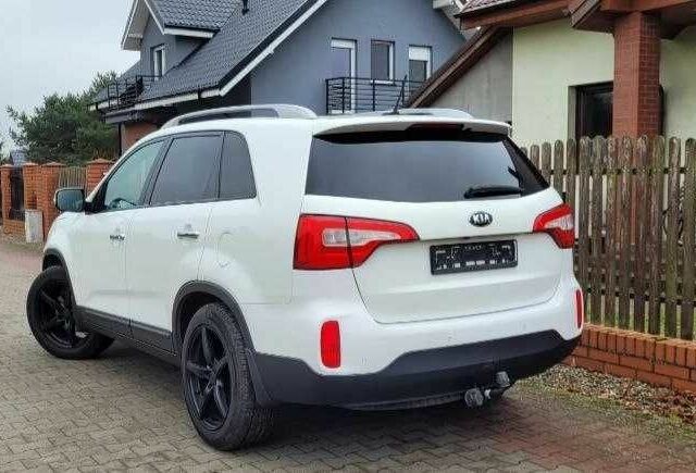 Белый Киа Соренто, объемом двигателя 2.2 л и пробегом 178 тыс. км за 9000 $, фото 5 на Automoto.ua