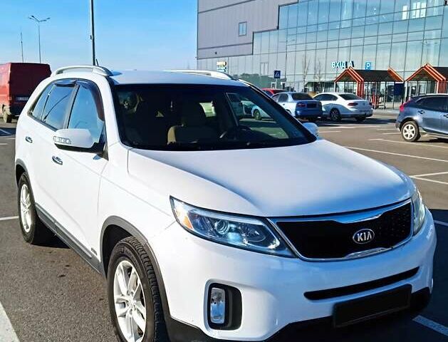 Белый Киа Соренто, объемом двигателя 2.4 л и пробегом 201 тыс. км за 10400 $, фото 10 на Automoto.ua