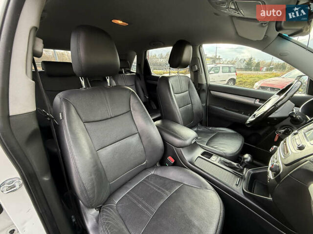 Белый Киа Соренто, объемом двигателя 2.2 л и пробегом 234 тыс. км за 14800 $, фото 24 на Automoto.ua
