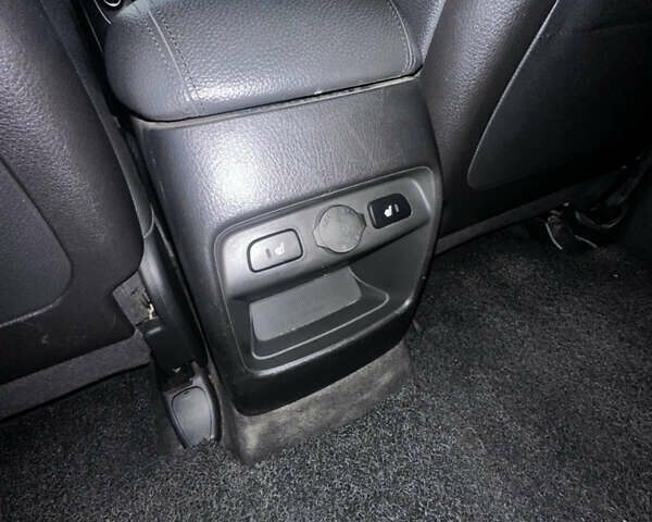 Белый Киа Соренто, объемом двигателя 2 л и пробегом 201 тыс. км за 16500 $, фото 32 на Automoto.ua