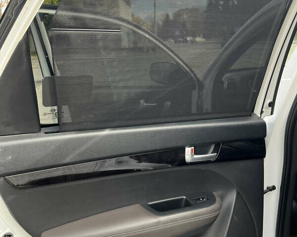 Киа Соренто 2013 в Барановке на Automoto.ua Белый Киа Соренто, объемом двигателя 2 л и пробегом 232 тыс. км за 21000 $, фото 22 на Automoto.ua