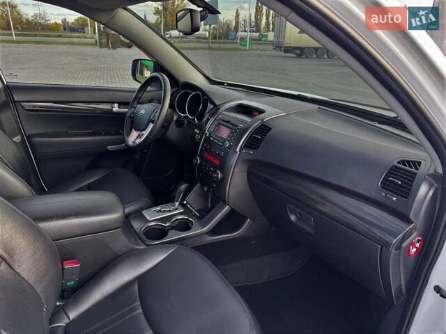 Белый Киа Соренто, объемом двигателя 2.2 л и пробегом 112 тыс. км за 16500 $, фото 6 на Automoto.ua