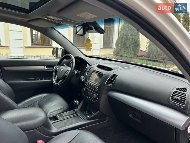 Киа Соренто 2013 в Радивилове на Automoto.ua Белый Киа Соренто, объемом двигателя 2.2 л и пробегом 228 тыс. км за 15700 $, фото 24 на Automoto.ua