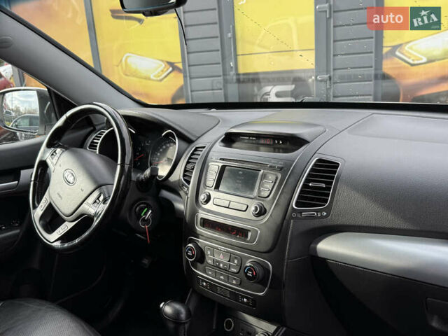 Белый Киа Соренто, объемом двигателя 2.2 л и пробегом 234 тыс. км за 14800 $, фото 26 на Automoto.ua