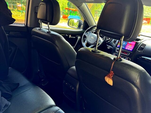 Белый Киа Соренто, объемом двигателя 2 л и пробегом 216 тыс. км за 15750 $, фото 5 на Automoto.ua