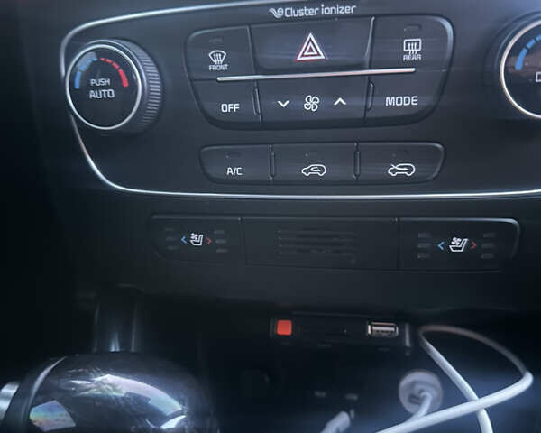 Белый Киа Соренто, объемом двигателя 2 л и пробегом 201 тыс. км за 16500 $, фото 36 на Automoto.ua