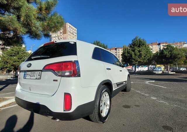 Белый Киа Соренто, объемом двигателя 2.35 л и пробегом 165 тыс. км за 10000 $, фото 6 на Automoto.ua