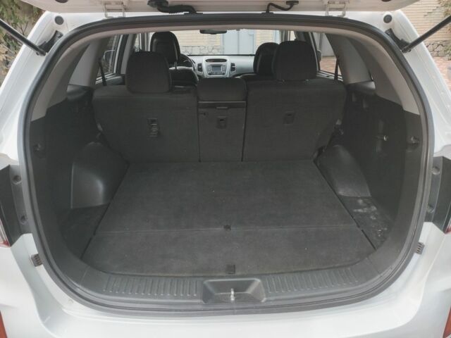 Белый Киа Соренто, объемом двигателя 2.4 л и пробегом 146 тыс. км за 11500 $, фото 1 на Automoto.ua