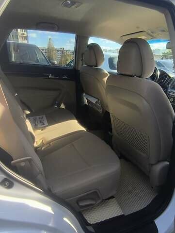 Білий Кіа Соренто, об'ємом двигуна 2.36 л та пробігом 232 тис. км за 10900 $, фото 15 на Automoto.ua