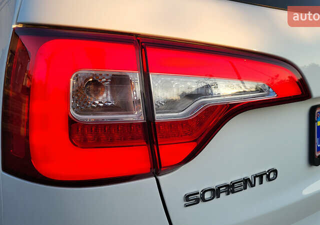 Белый Киа Соренто, объемом двигателя 2.2 л и пробегом 205 тыс. км за 16199 $, фото 10 на Automoto.ua