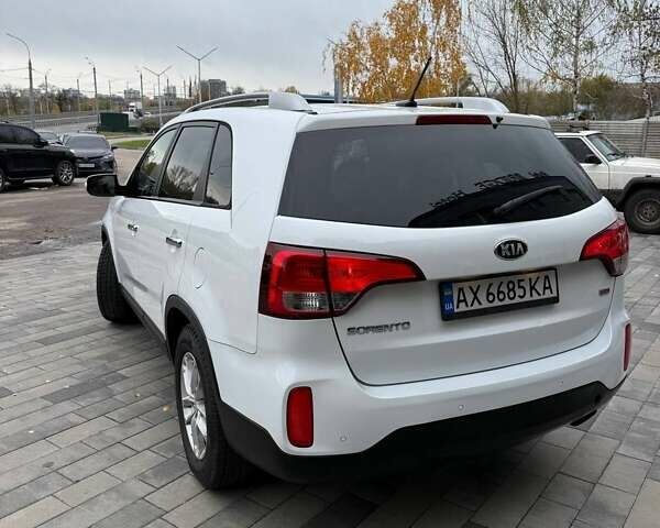 Білий Кіа Соренто, об'ємом двигуна 2.36 л та пробігом 154 тис. км за 10600 $, фото 6 на Automoto.ua