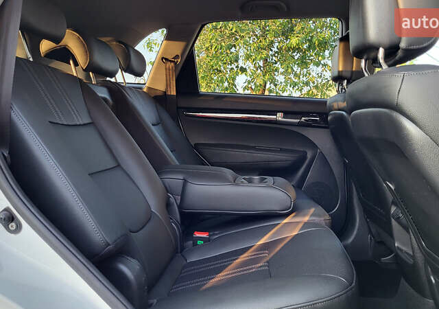 Белый Киа Соренто, объемом двигателя 2.2 л и пробегом 205 тыс. км за 16199 $, фото 47 на Automoto.ua