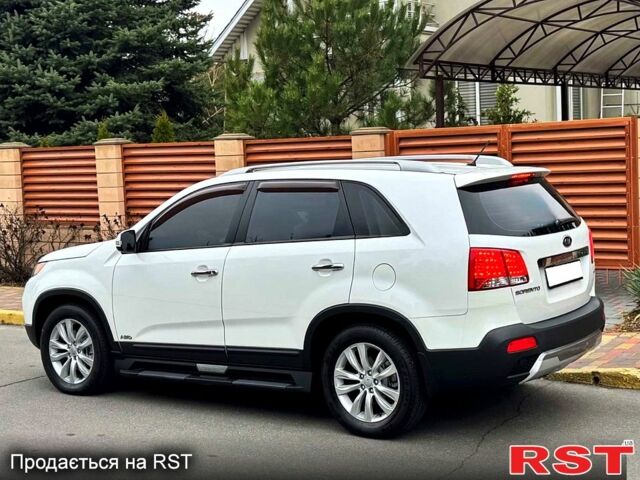 Білий Кіа Соренто, об'ємом двигуна 2.2 л та пробігом 117 тис. км за 15900 $, фото 2 на Automoto.ua
