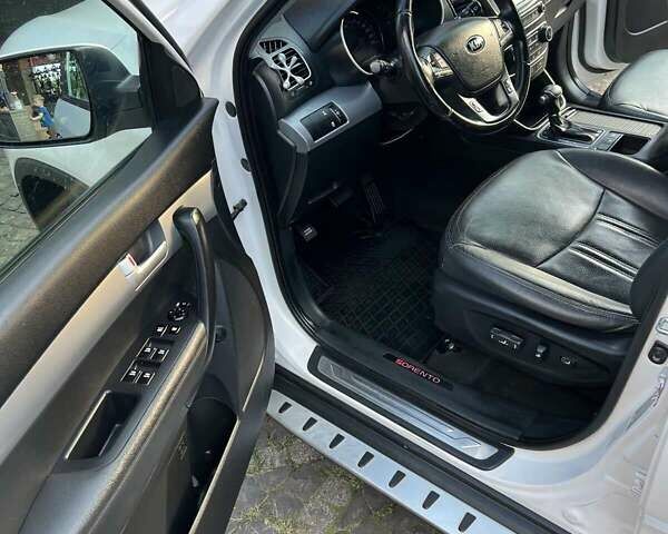 Белый Киа Соренто, объемом двигателя 2.2 л и пробегом 198 тыс. км за 18400 $, фото 24 на Automoto.ua