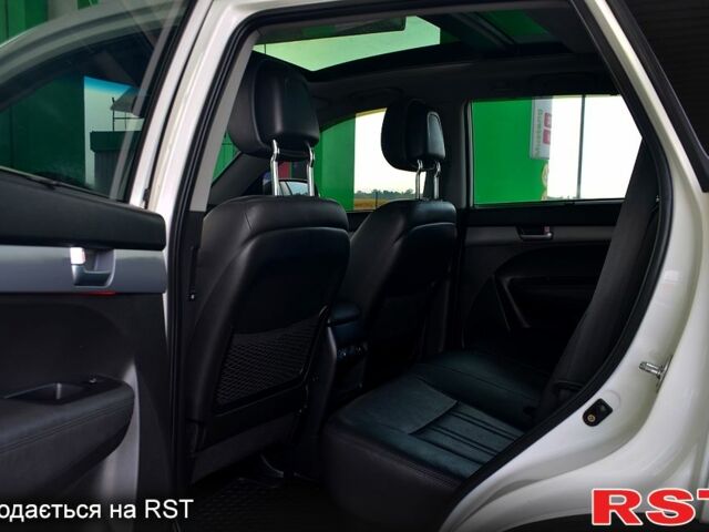 Білий Кіа Соренто, об'ємом двигуна 2.2 л та пробігом 102 тис. км за 18700 $, фото 6 на Automoto.ua