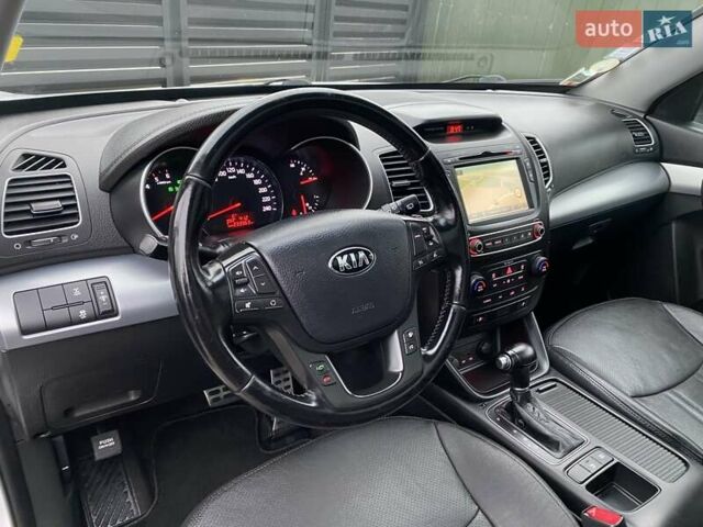 Белый Киа Соренто, объемом двигателя 2.2 л и пробегом 233 тыс. км за 16999 $, фото 16 на Automoto.ua