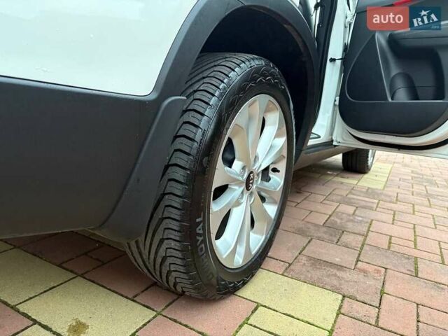 Белый Киа Соренто, объемом двигателя 2.2 л и пробегом 238 тыс. км за 14750 $, фото 38 на Automoto.ua