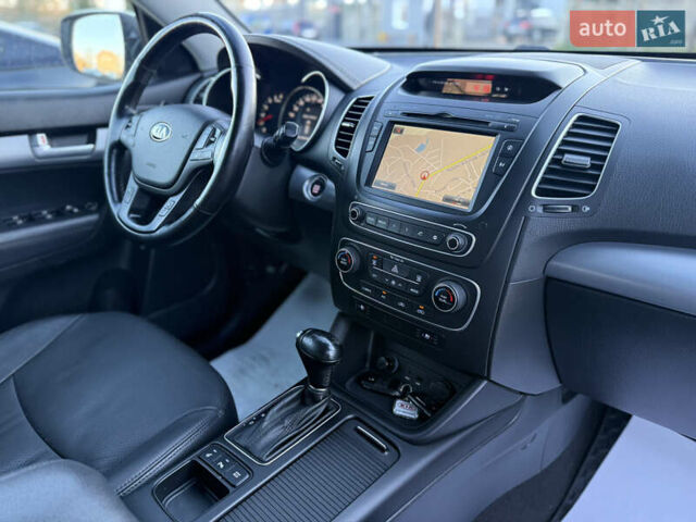 Киа Соренто 2014 в Калуше на Automoto.ua Белый Киа Соренто, объемом двигателя 2.2 л и пробегом 230 тыс. км за 17250 $, фото 26 на Automoto.ua