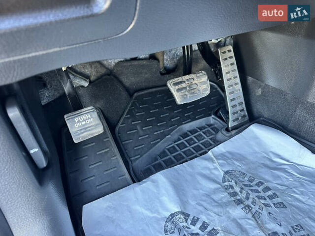Білий Кіа Соренто, об'ємом двигуна 2.2 л та пробігом 184 тис. км за 16999 $, фото 26 на Automoto.ua