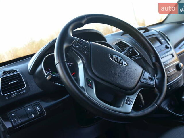 Белый Киа Соренто, объемом двигателя 2.2 л и пробегом 190 тыс. км за 15750 $, фото 41 на Automoto.ua