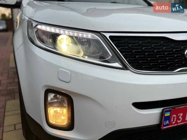 Белый Киа Соренто, объемом двигателя 2.2 л и пробегом 238 тыс. км за 14750 $, фото 13 на Automoto.ua