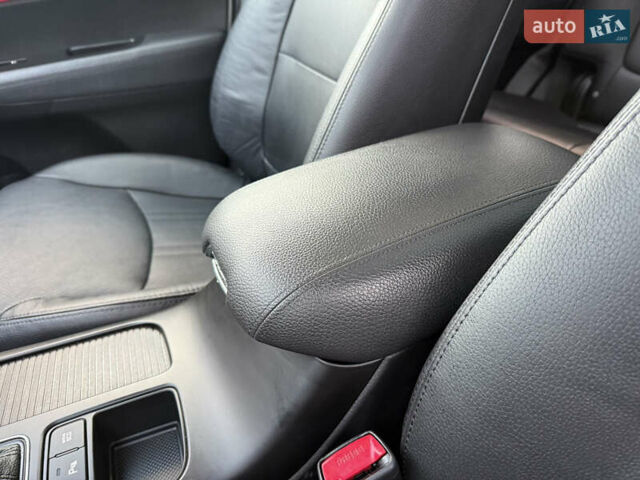 Кіа Соренто 2014 у Івано-Франківську на Automoto.ua Білий Кіа Соренто, об'ємом двигуна 2.2 л та пробігом 228 тис. км за 17950 $, фото 24 на Automoto.ua