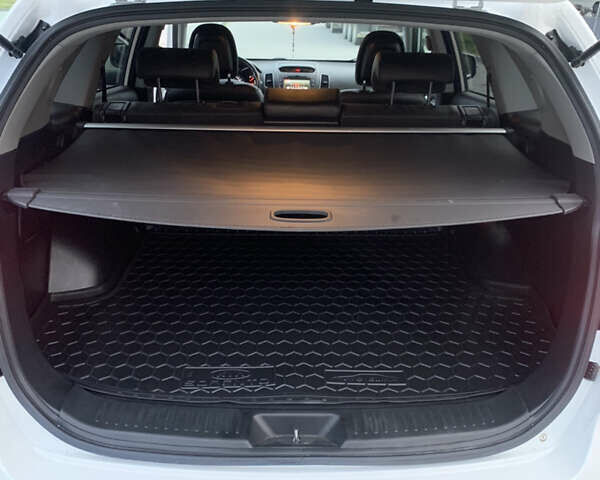 Белый Киа Соренто, объемом двигателя 2.2 л и пробегом 207 тыс. км за 17700 $, фото 20 на Automoto.ua