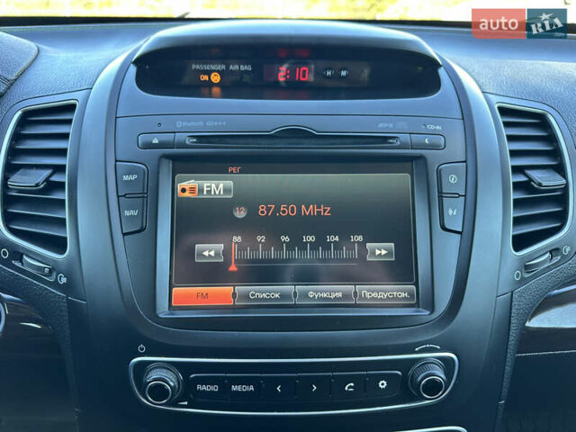 Киа Соренто 2014 в Дубно на Automoto.ua Белый Киа Соренто, объемом двигателя 2.2 л и пробегом 184 тыс. км за 17499 $, фото 25 на Automoto.ua