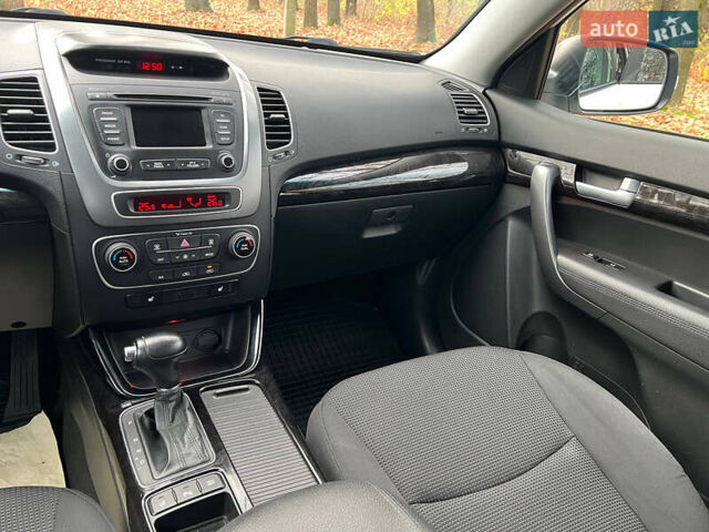 Белый Киа Соренто, объемом двигателя 2.2 л и пробегом 132 тыс. км за 17800 $, фото 35 на Automoto.ua