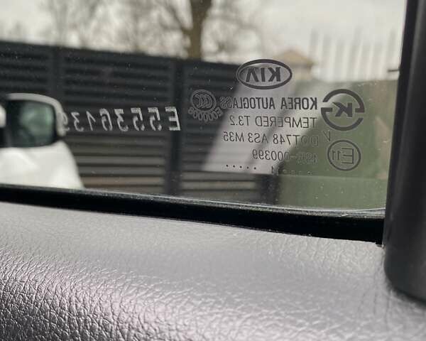 Белый Киа Соренто, объемом двигателя 2.2 л и пробегом 233 тыс. км за 16999 $, фото 117 на Automoto.ua