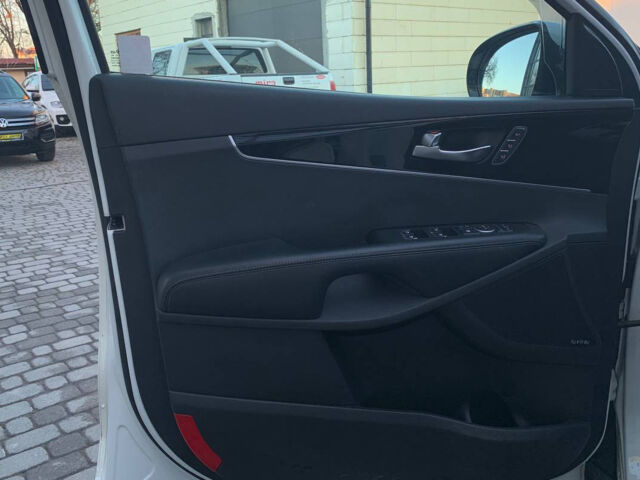 Білий Кіа Соренто, об'ємом двигуна 2.2 л та пробігом 182 тис. км за 24000 $, фото 6 на Automoto.ua