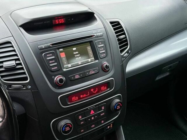 Белый Киа Соренто, объемом двигателя 2.2 л и пробегом 235 тыс. км за 13999 $, фото 12 на Automoto.ua