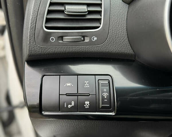 Белый Киа Соренто, объемом двигателя 2.2 л и пробегом 190 тыс. км за 16900 $, фото 18 на Automoto.ua