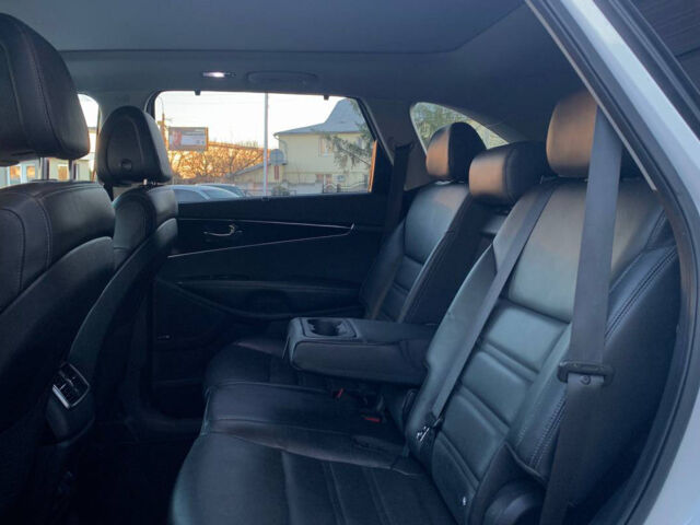 Білий Кіа Соренто, об'ємом двигуна 2.2 л та пробігом 182 тис. км за 24000 $, фото 17 на Automoto.ua