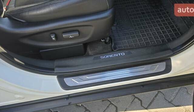 Білий Кіа Соренто, об'ємом двигуна 2.2 л та пробігом 220 тис. км за 16700 $, фото 44 на Automoto.ua