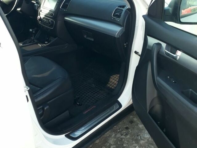 Білий Кіа Соренто, об'ємом двигуна 2.2 л та пробігом 210 тис. км за 12000 $, фото 3 на Automoto.ua