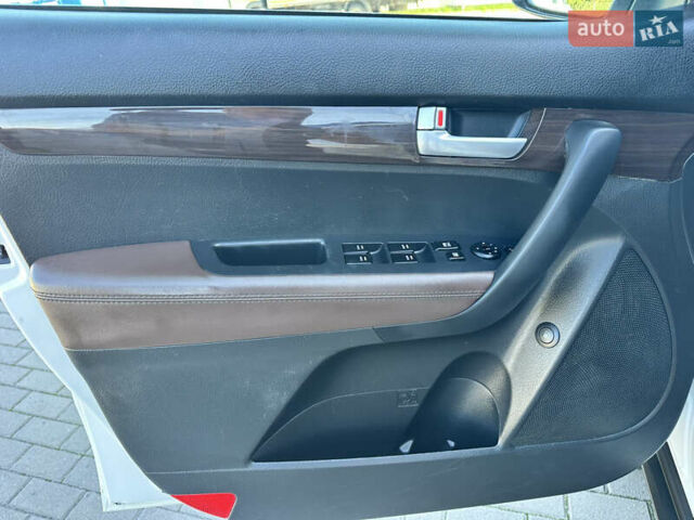 Киа Соренто 2014 в Дубно на Automoto.ua Белый Киа Соренто, объемом двигателя 2.2 л и пробегом 184 тыс. км за 17499 $, фото 13 на Automoto.ua