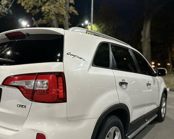 Білий Кіа Соренто, об'ємом двигуна 2.2 л та пробігом 195 тис. км за 16800 $, фото 7 на Automoto.ua